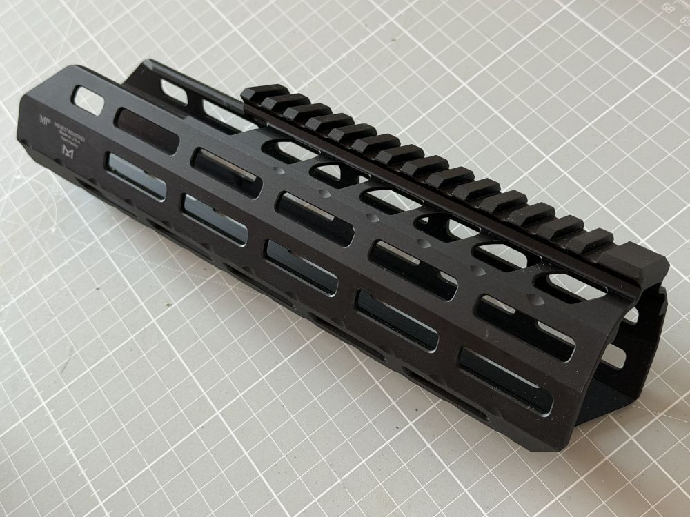 Foto annuncio: Midwest Industries SIG Rattler 10.0" Suppressor Compatible Handguard M-LOK