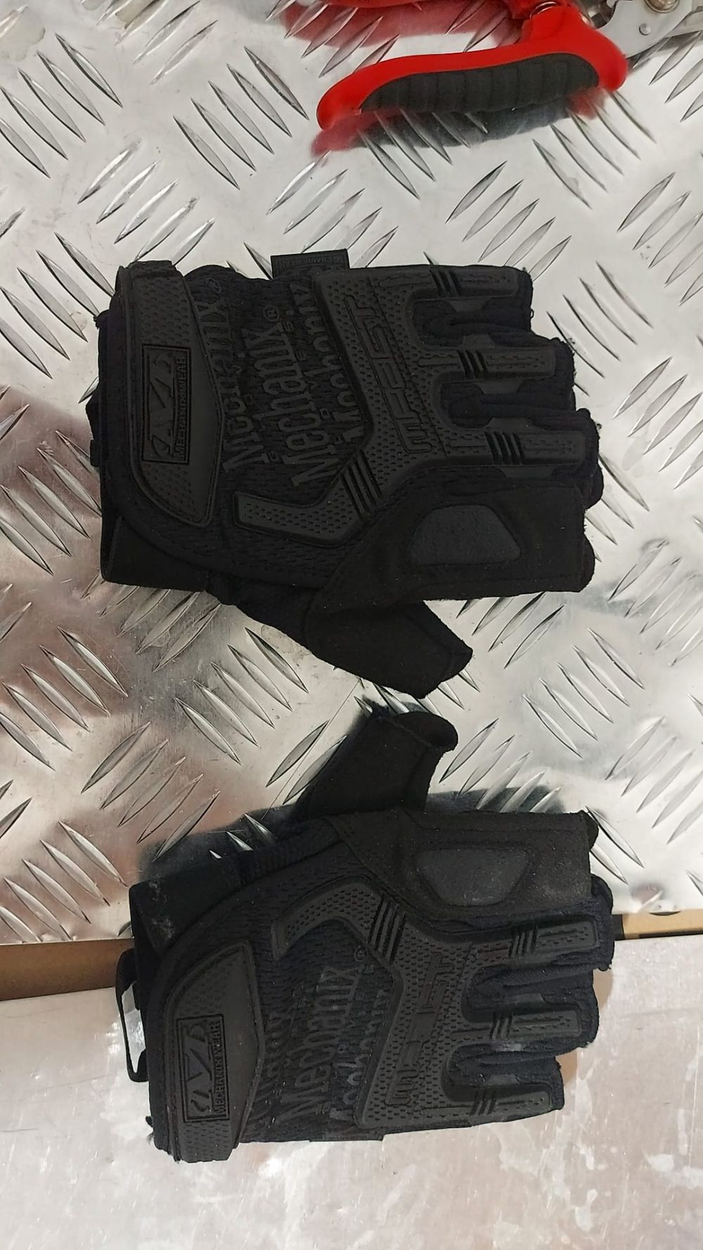 guanti mechanix, mechanix, Abbigliamento usato come nuovo