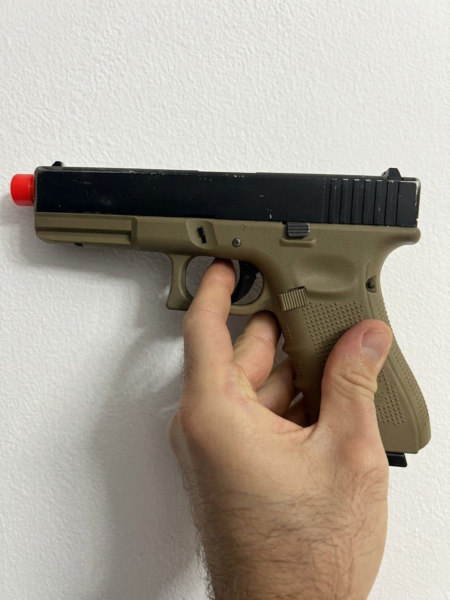 Replica glock 17 we scarrellante a gas, We, Softair usato garantito - foto 3